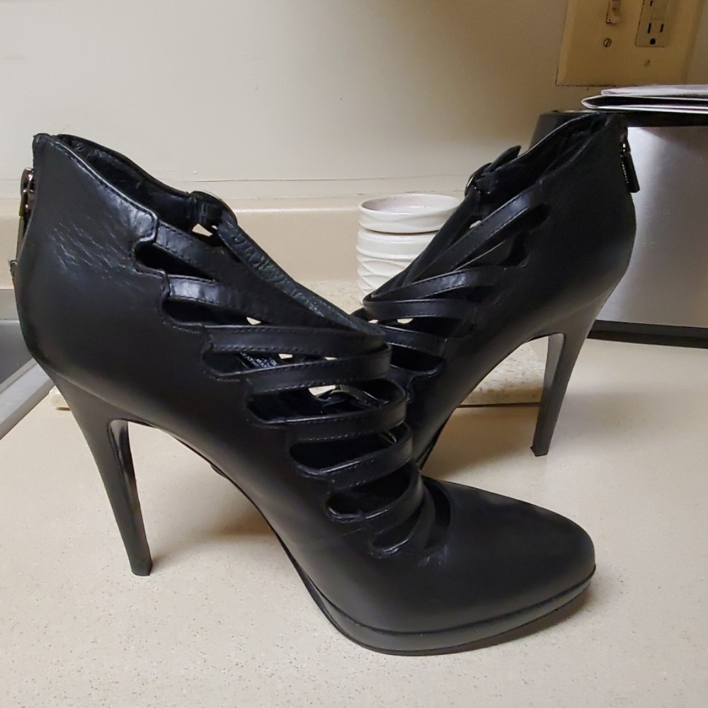 Fanco Fortini Black Leather Heels (Rare Find) - Picture 4 of 8